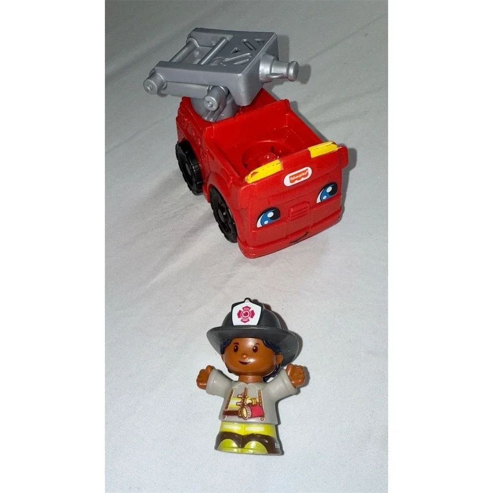 Fisher-Price Little People Fire Engine Truck with‎ Firefighter Figure